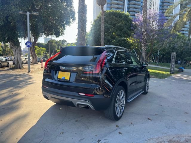 קאדילק XT4