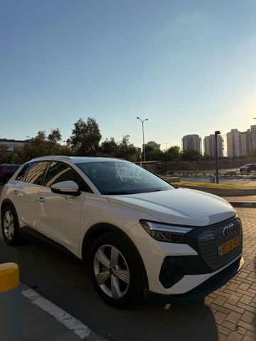 אאודי Q4 e-tron