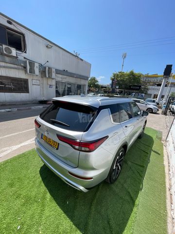 מיצובישי אאוטלנדר