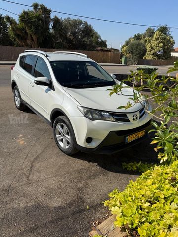 טויוטה RAV4