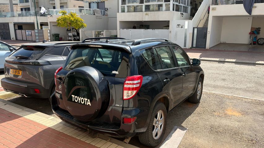 טויוטה RAV4
