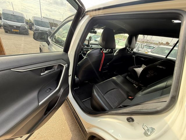 טויוטה RAV4