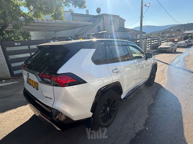מודעת רכב טויוטה RAV4