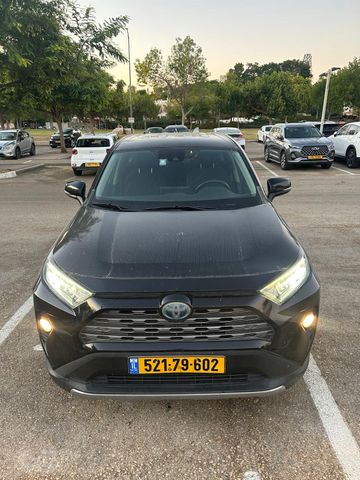טויוטה RAV4