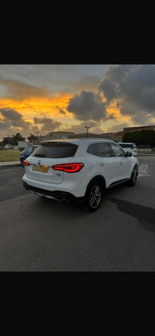 מודעת רכב אם ג'י EHS PHEV