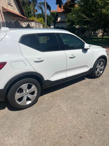 וולוו XC40