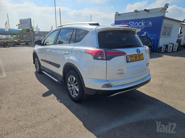 טויוטה RAV4