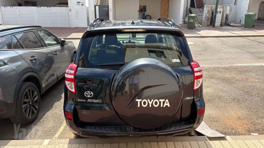 טויוטה RAV4