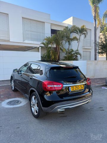 מרצדס-בנץ GLA