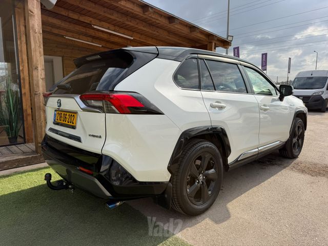 טויוטה RAV4
