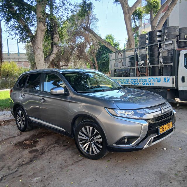 מיצובישי אאוטלנדר