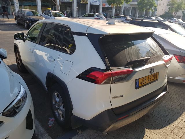 טויוטה RAV4