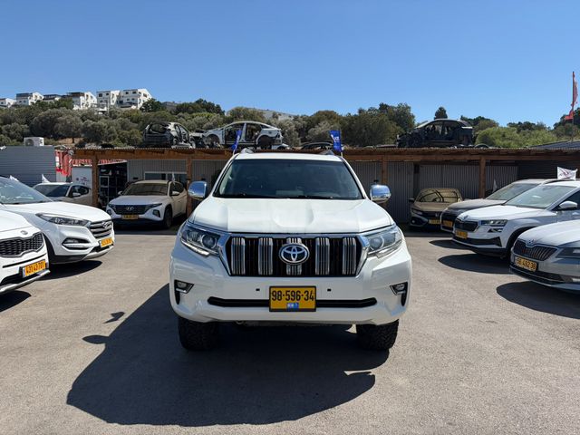 טויוטה לנד קרוזר