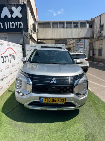 מיצובישי אאוטלנדר