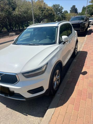 מודעת רכב וולוו XC40