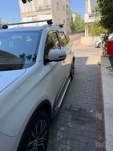 מיצובישי אאוטלנדר