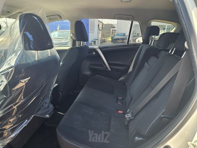 טויוטה RAV4