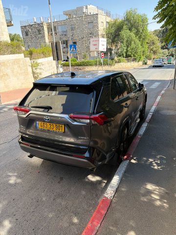 טויוטה RAV4