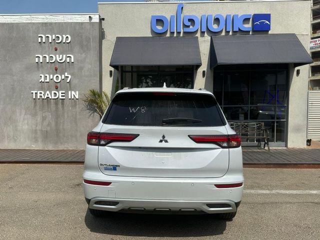 מיצובישי אאוטלנדר