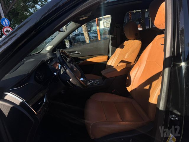 קאדילק XT4