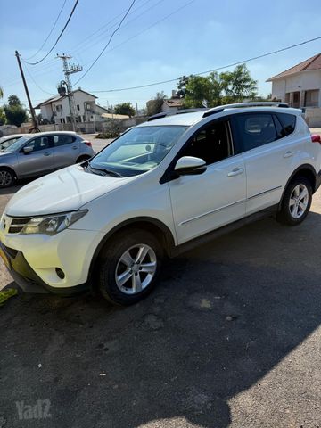 טויוטה RAV4
