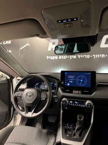 טויוטה RAV4