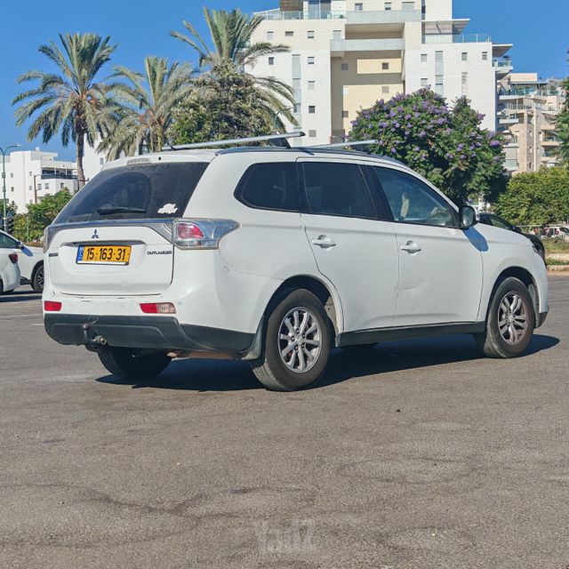 מיצובישי אאוטלנדר