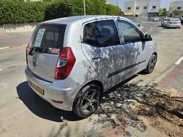 יונדאי i10