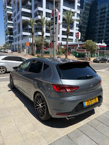 סיאט לאון