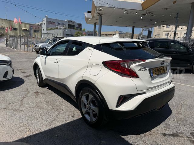 טויוטה C-HR