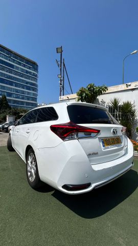 טויוטה אוריס