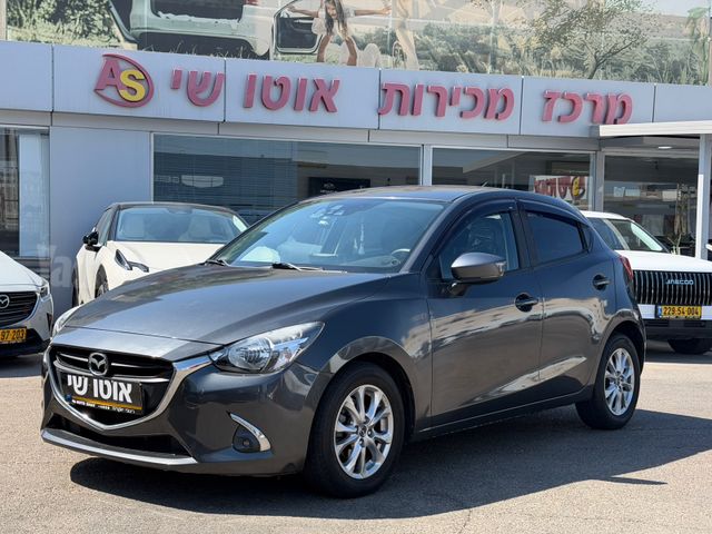 מודעת רכב מאזדה 2