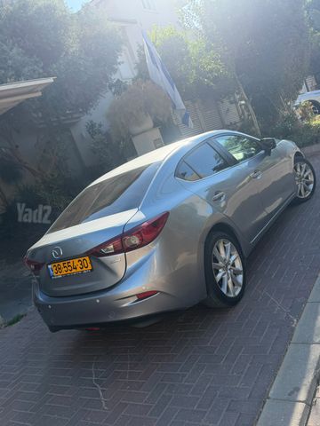 מאזדה 3