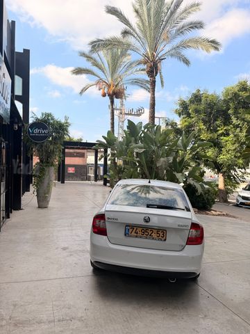 מודעת רכב סקודה ראפיד 1