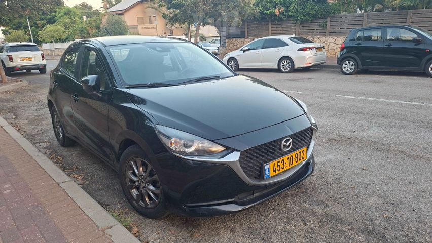 מודעת רכב מאזדה 2