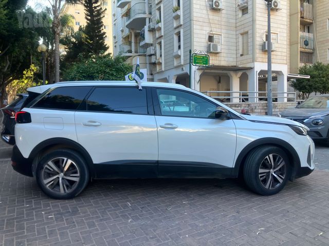 פיג'ו 5008