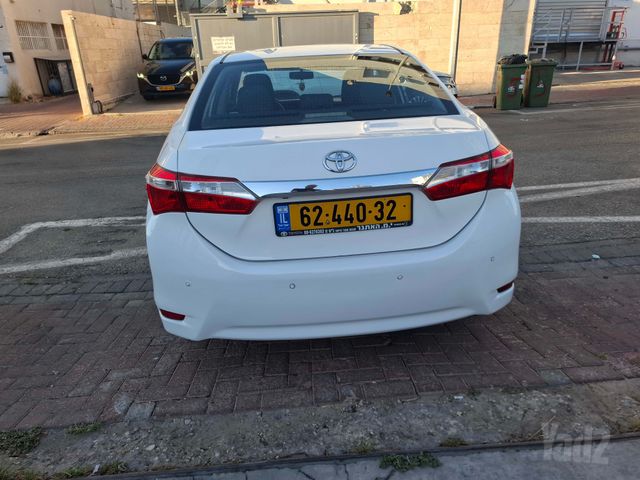 טויוטה קורולה