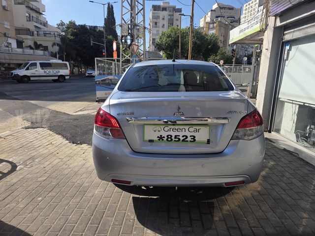 מיצובישי אטראז'