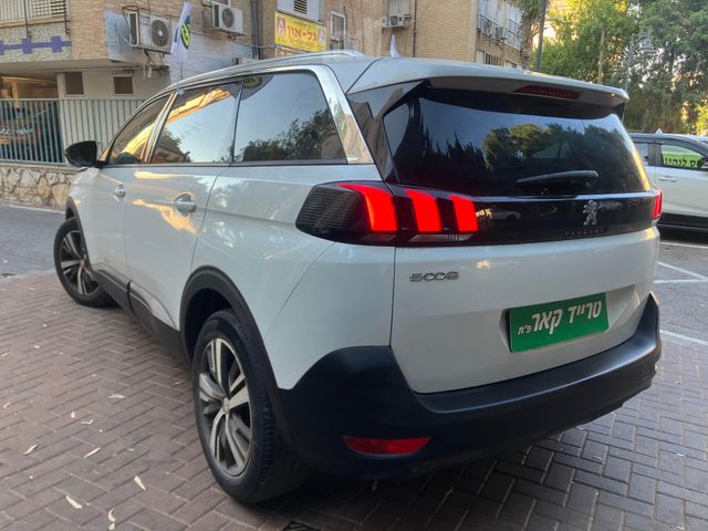 פיג'ו 5008