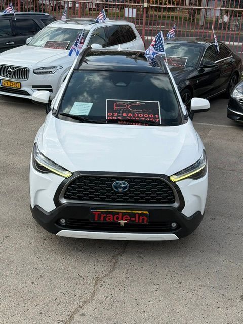 מודעת רכב טויוטה קורולה קרוס 1
