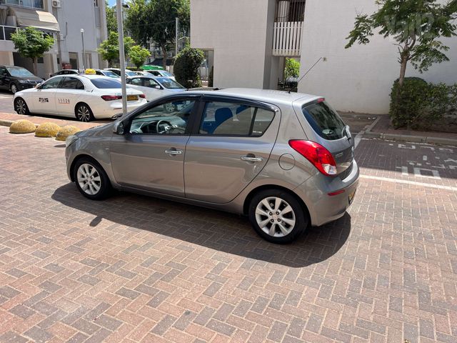יונדאי i20