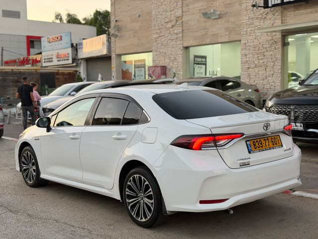 טויוטה קורולה