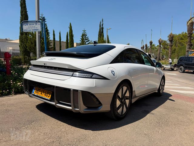 יונדאי איוניק 6
