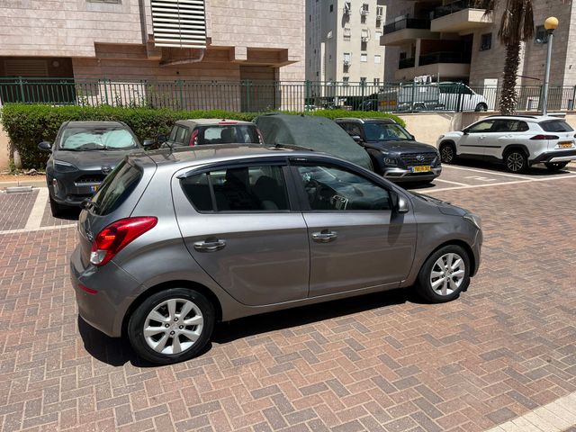 יונדאי i20