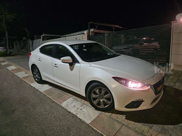 מודעת רכב מאזדה 3