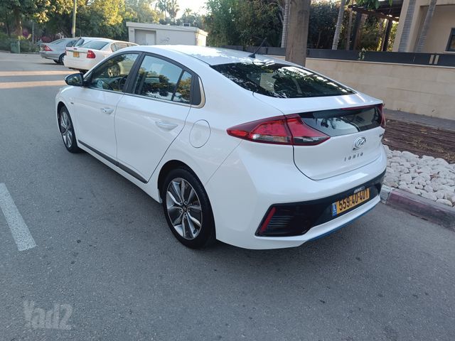 יונדאי איוניק