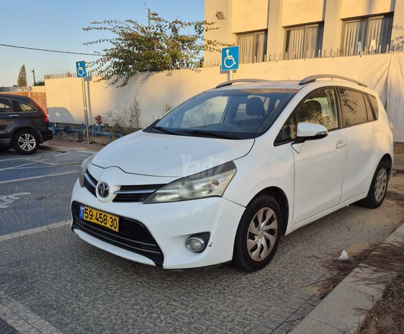 מודעת רכב טויוטה ורסו