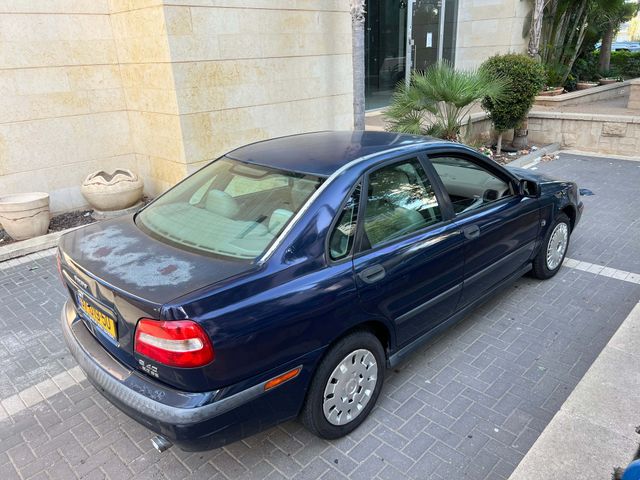וולוו S40