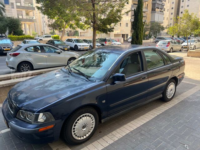 וולוו S40