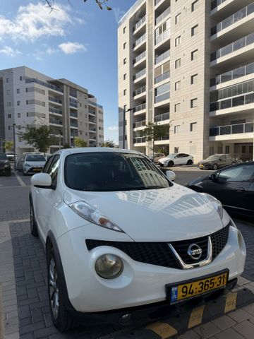 ניסאן ג'וק